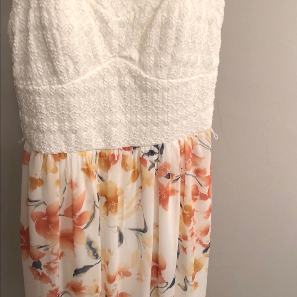 Dress - Picture 3 of 4